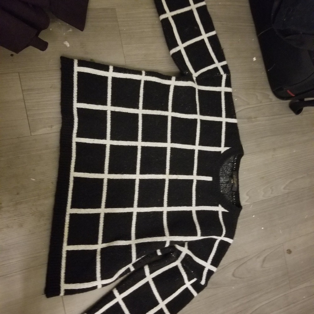 Mogine sweater